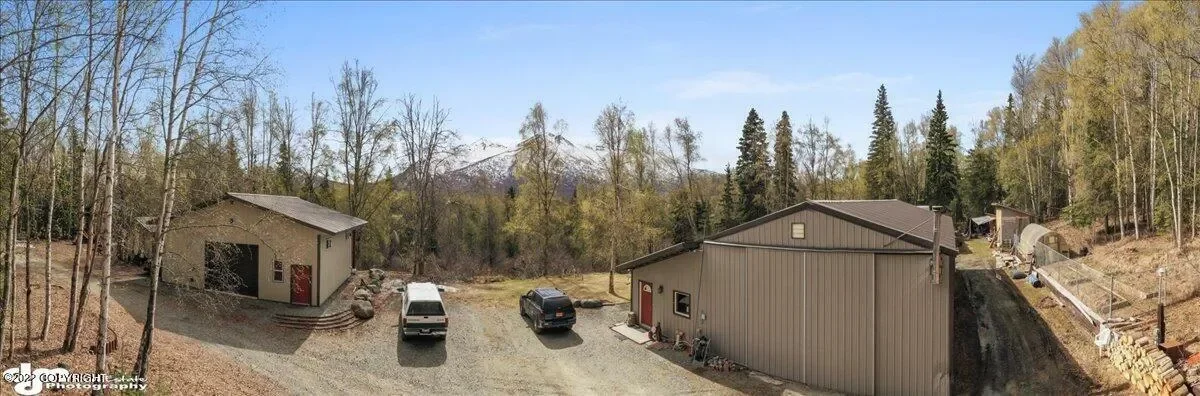 Exterior photo 2