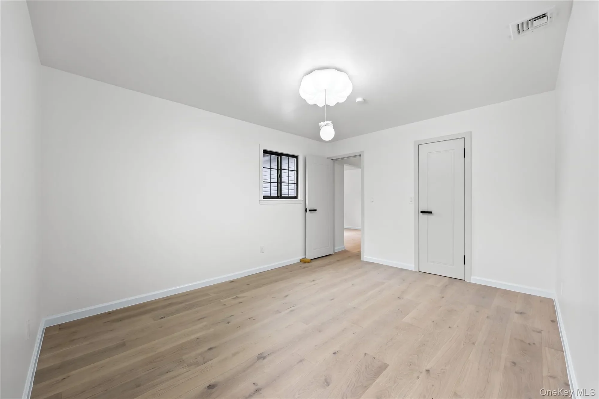 26 Roseanne Drive, Woodbury, NY 11797, Woodbury, New York, United States. - Photo 37