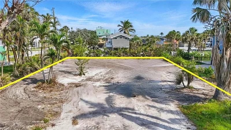 121 Gulf Island DR, Fort Myers Beach, Florida, United States. - Photo 10