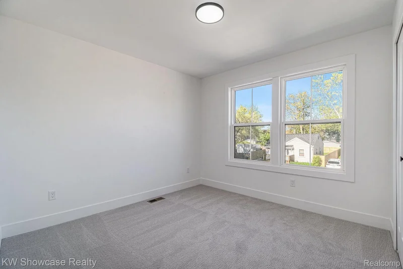 3542 ROYAL Avenue, Berkley, MI 48072, Berkley, Michigan, United States. - Photo 38