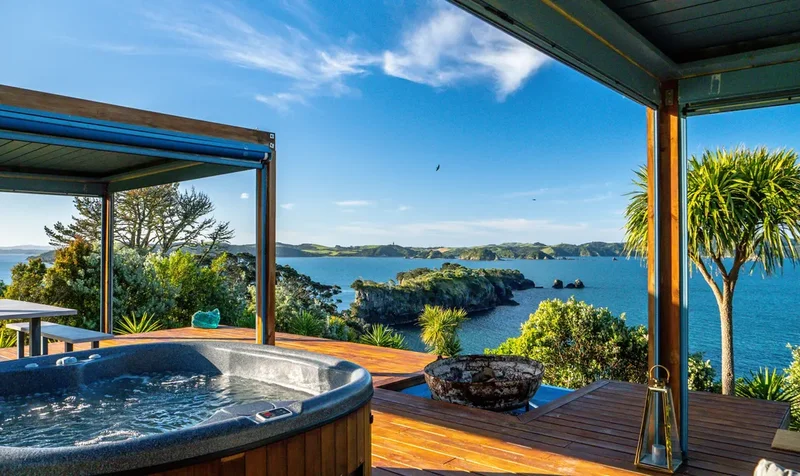 Share 2 Moturoa Island, Russell