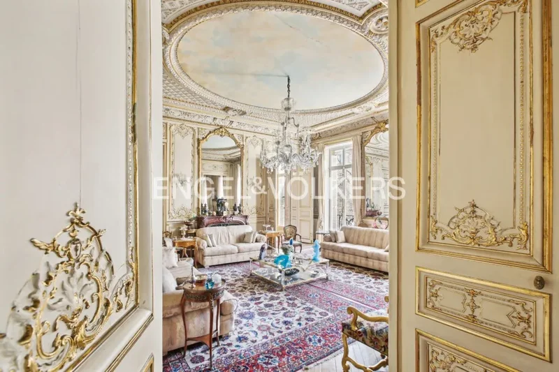 Paris, Île-de-France, France. - Photo 10