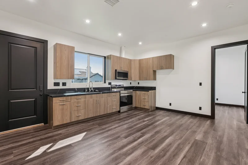 6233 Penfield Avenue , Los Angeles, CA 91367, Los Angeles, California, United States. - Photo 19