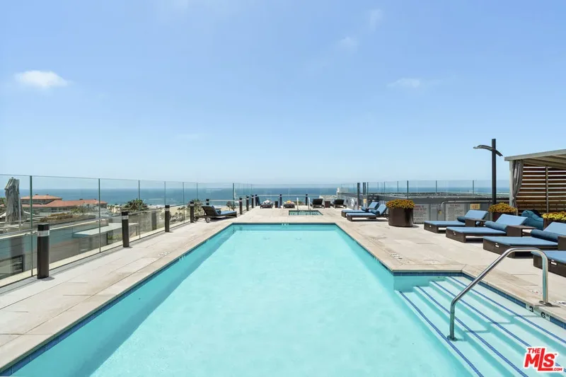 1755 Ocean Avenue 811, Santa Monica, California, United States. - Photo 9