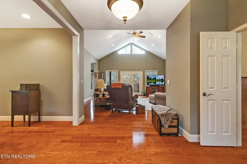 9019 Cherokee Trl, Crossville, TN 38572, Crossville, Tennessee, United States. - Photo 3