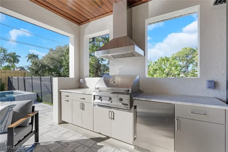 756 108th Avenue N, Naples, Florida, United States. - Photo 6