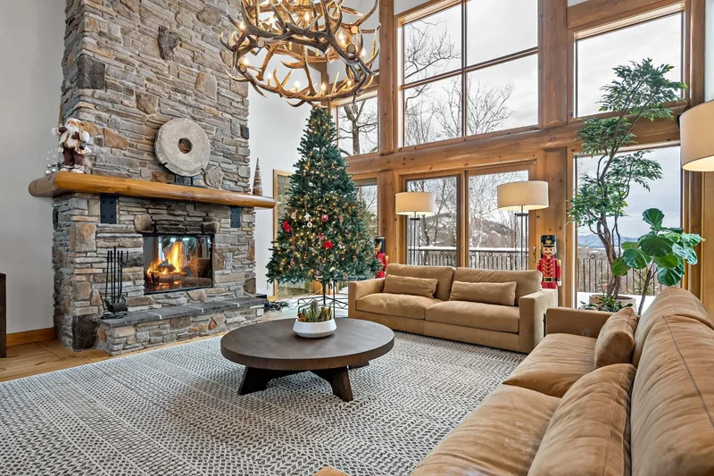 243 Rue Pinoteau, Mont-Tremblant, Quebec, Canada. - Photo 9