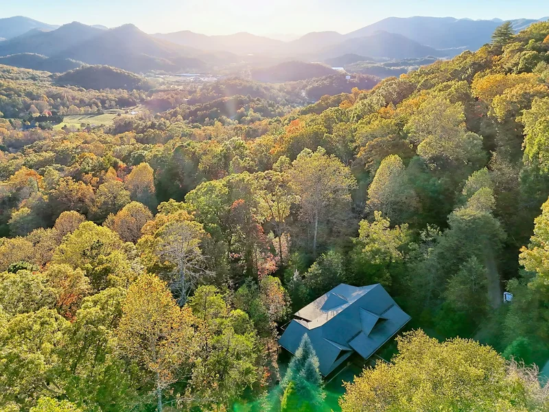 407 Blackberry Drive, Rabun Gap, GA 30568, Rabun Gap, Georgia, United States. - Photo 53