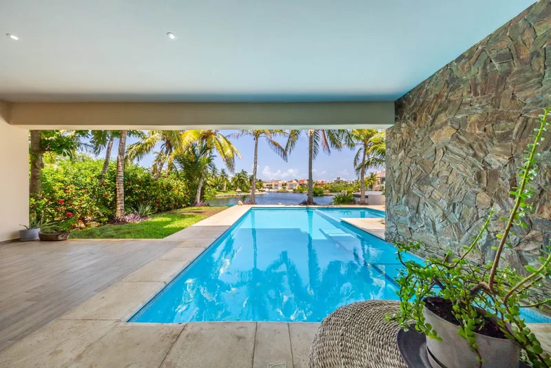 Modern waterfront villa for sale in Puerto Aventuras
