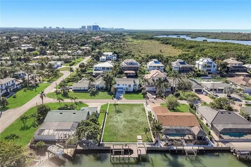 207 6th ST, Bonita Springs, Florida, United States. - Photo 14