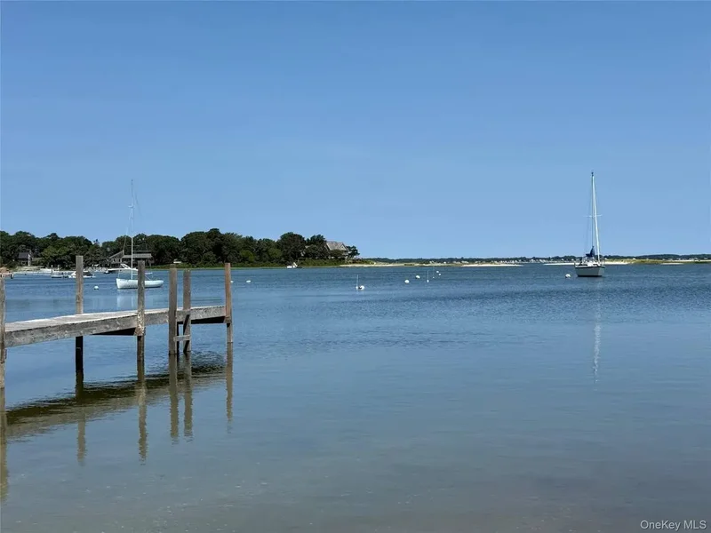 48 Douglas Court, Hampton Bays, New York, United States. - Photo 7