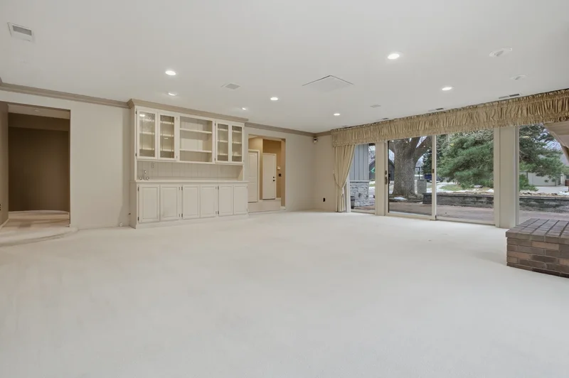 3030 W Donahue Dr , Sioux Falls, SD 57105, Sioux Falls, South Dakota, United States. - Photo 8