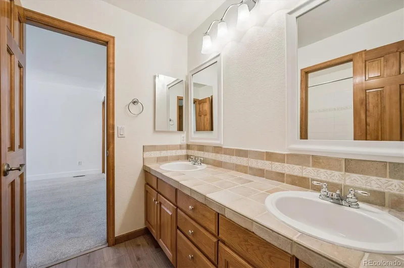 7604 S Platteview Drive, Columbine, Colorado, United States. - Photo 24