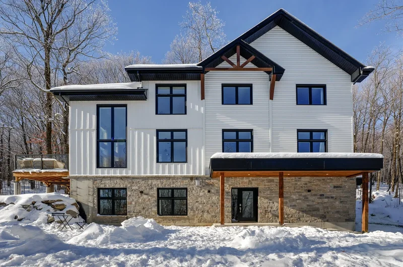 332 Ch. Huntington, Bromont, Quebec, Canada. - Photo 57