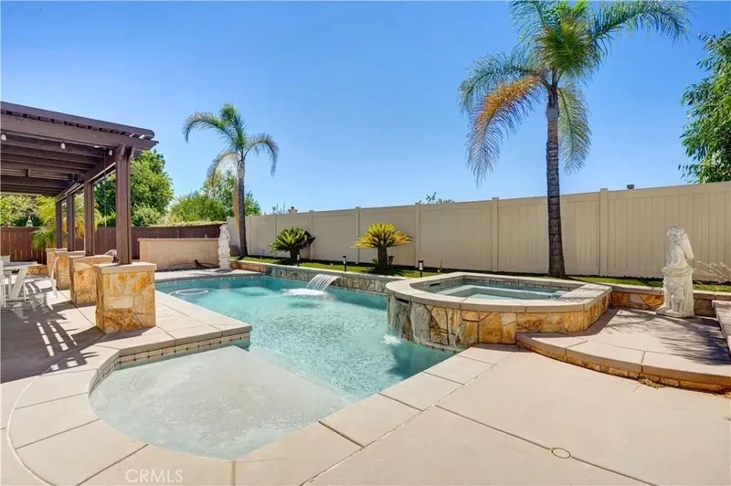 Single Family Residence in Temecula