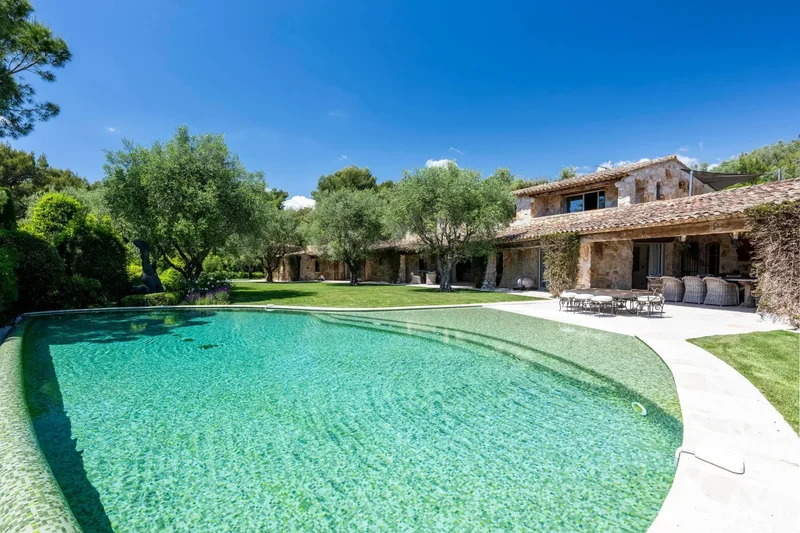 La Colle-sur-Loup, Provence-Alpes-Côte d'Azur, France. - Photo 17