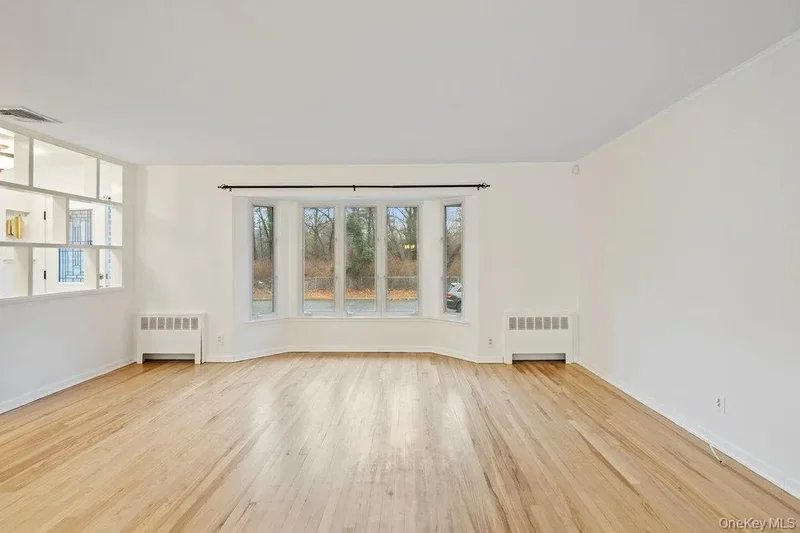 15 Morris Drive, Syosset, New York, United States. - Photo 15