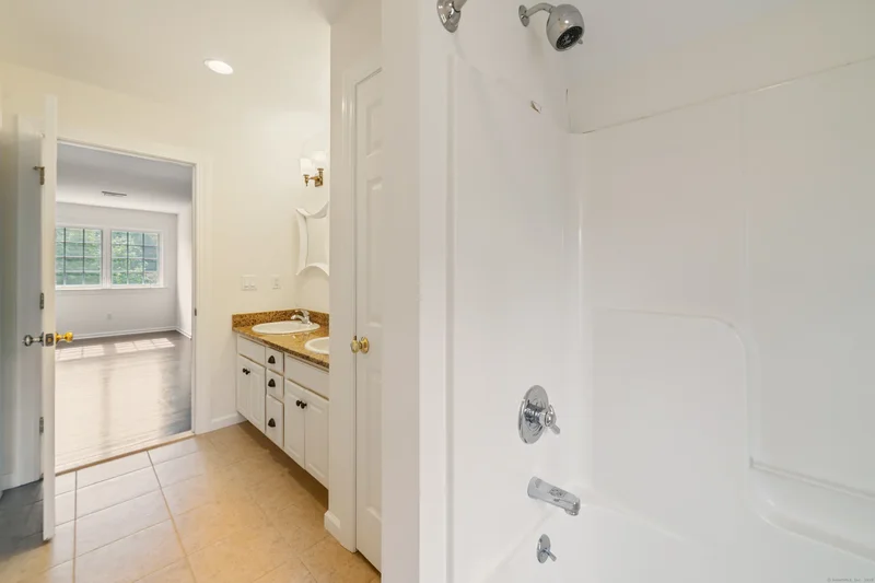 1 Hampshire Court, Middlebury, Connecticut, United States. - Photo 32