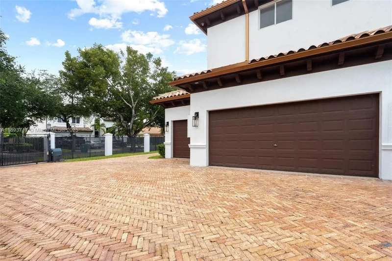 16763 NW 77th Path, Hialeah, Florida, United States. - Photo 28