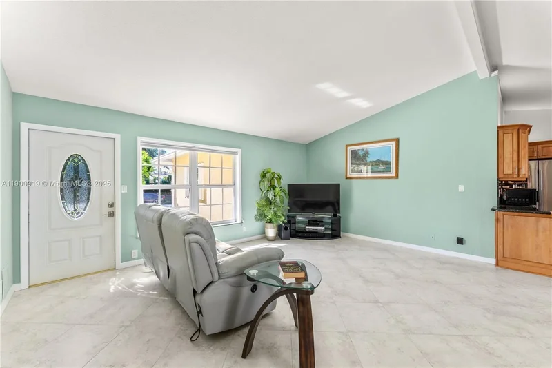 1625 SW 5th Ct, Fort Lauderdale, Florida, United States. - Photo 3