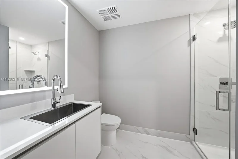 700 NE 24TH ST 4801, Miami, Florida, United States. - Photo 40