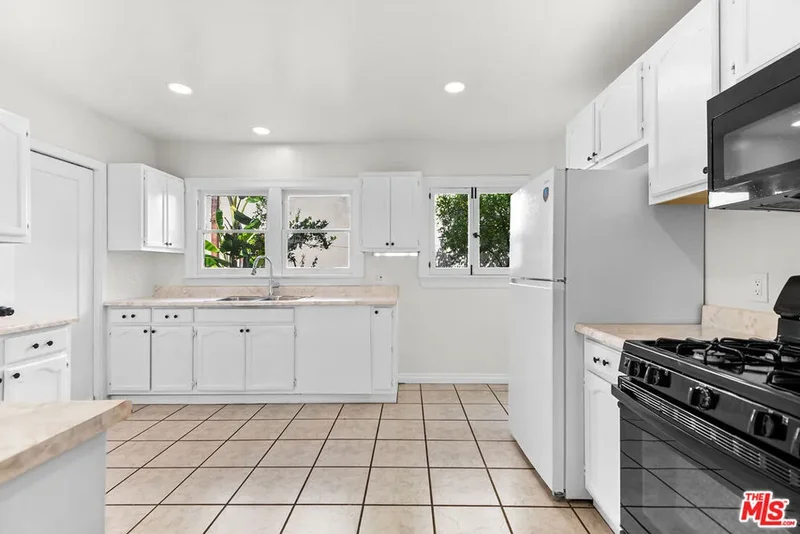2406 3rd Avenue, Los Angeles, California, United States. - Photo 26