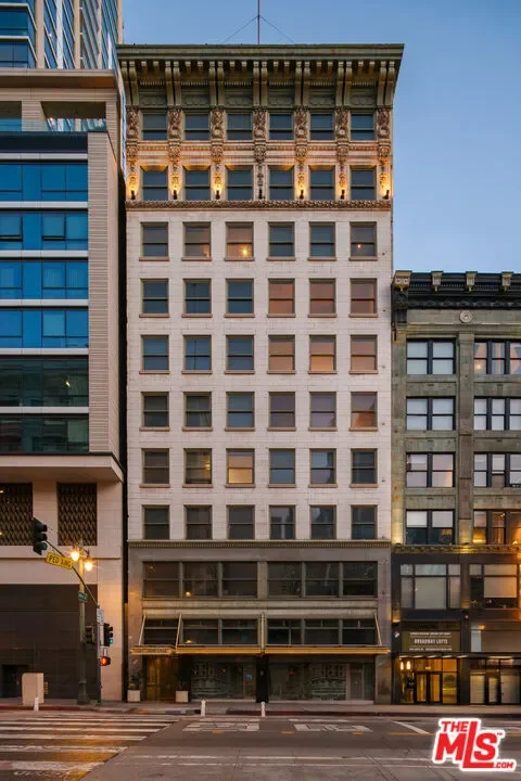 424 S Broadway, Los Angeles, California, United States. - Photo 12