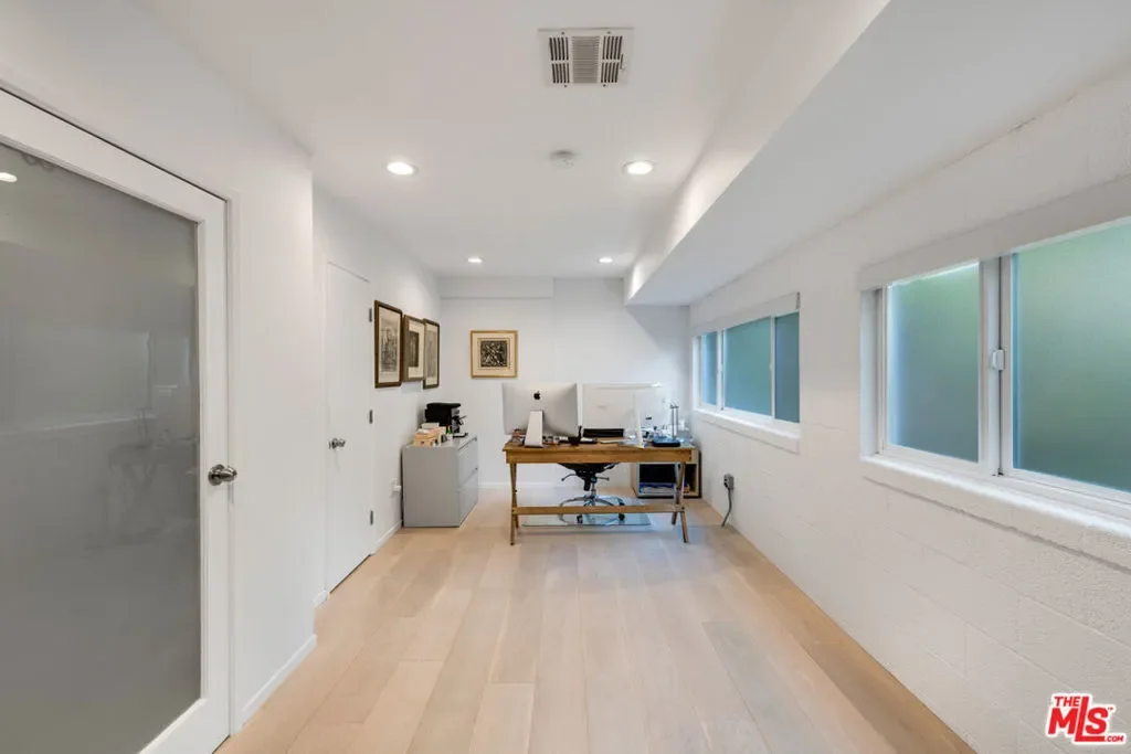 633 Santa Clara Avenue, Los Angeles, California, United States. - Photo 20