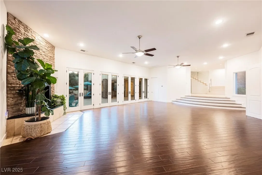 5101 Mountain Foliage Drive, Las Vegas, Nevada, United States. - Photo 8
