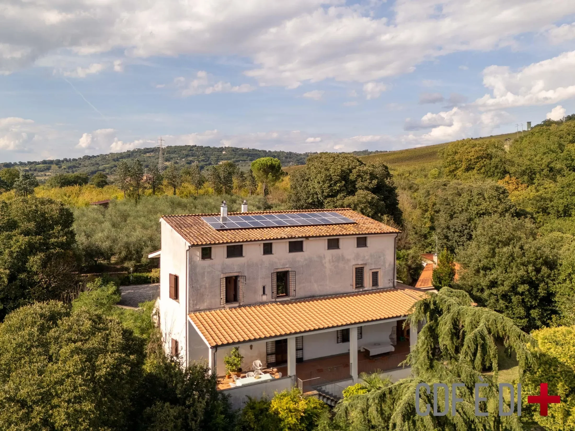 Exterior photo 3