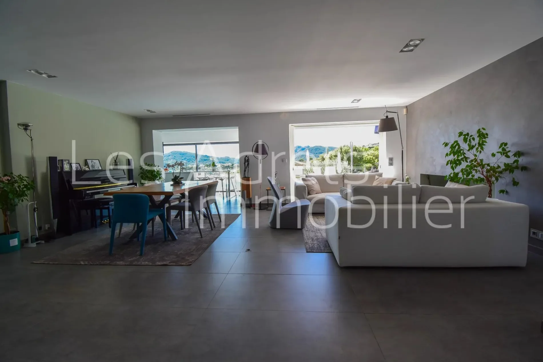 Gallery photo 1