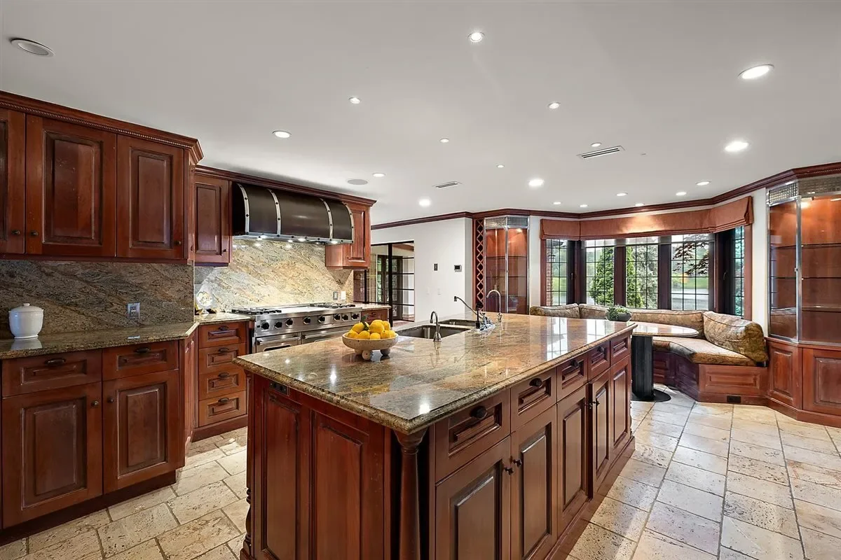 490 East Long Lake Road, Bloomfield Hills, Michigan, United States. - Photo 9