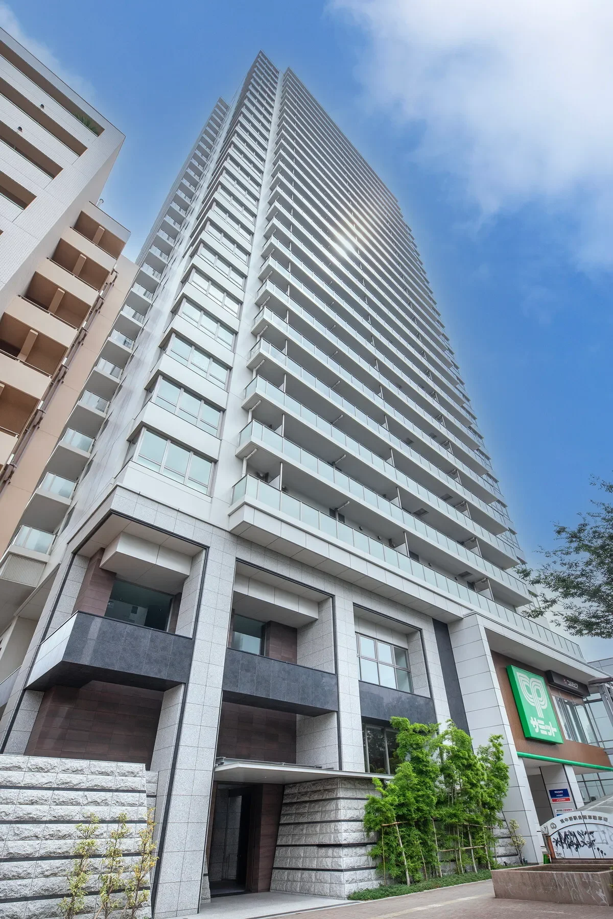 Exterior photo 5