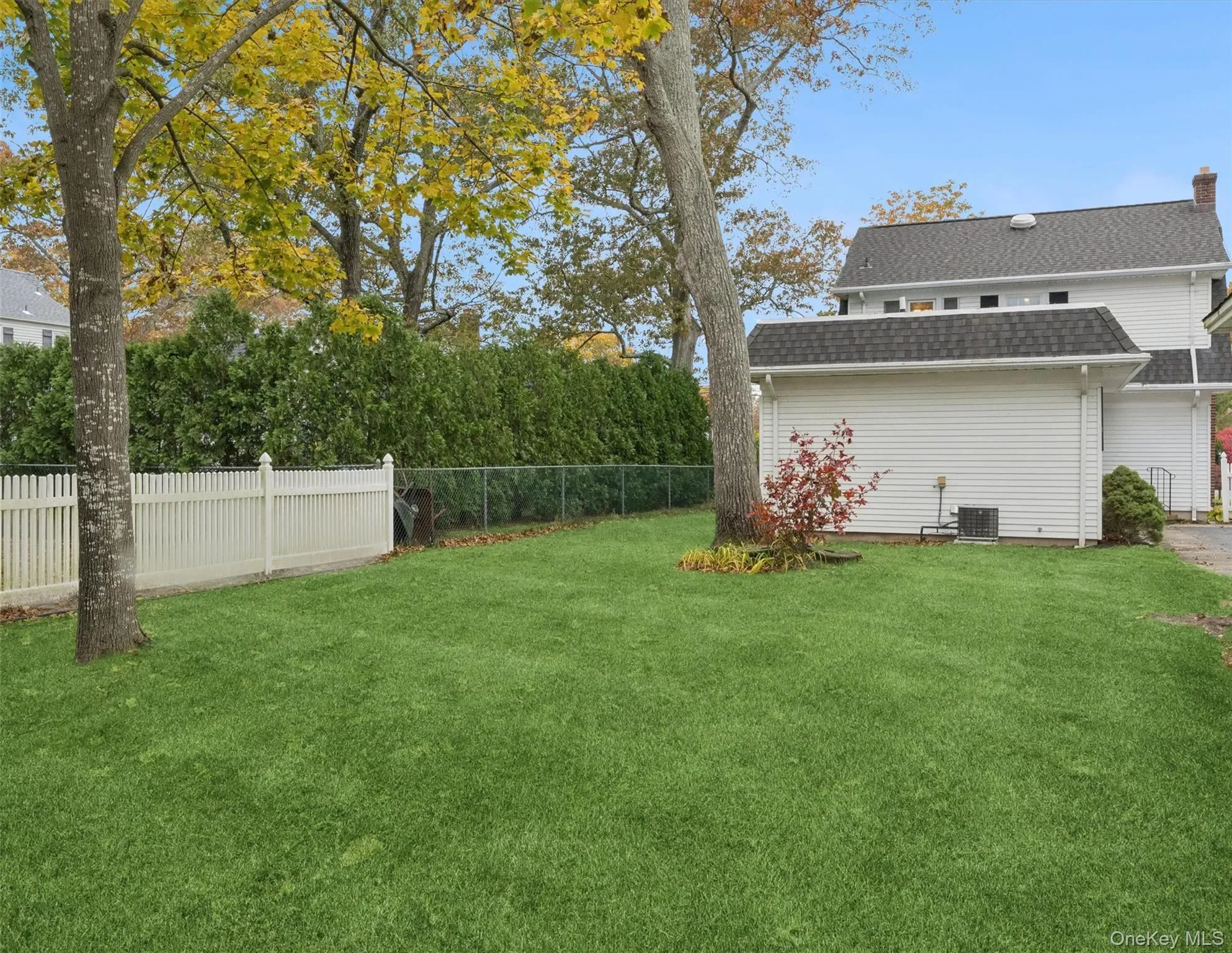 148 Woodhull Avenue, Jamesport, New York, United States. - Photo 3