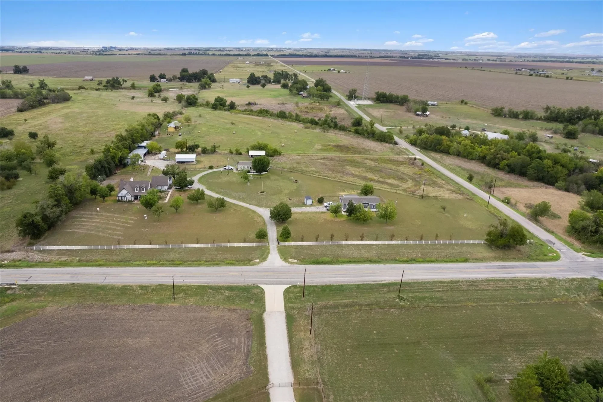 16351 Fm 1660, Taylor, Texas, United States. - Photo 33