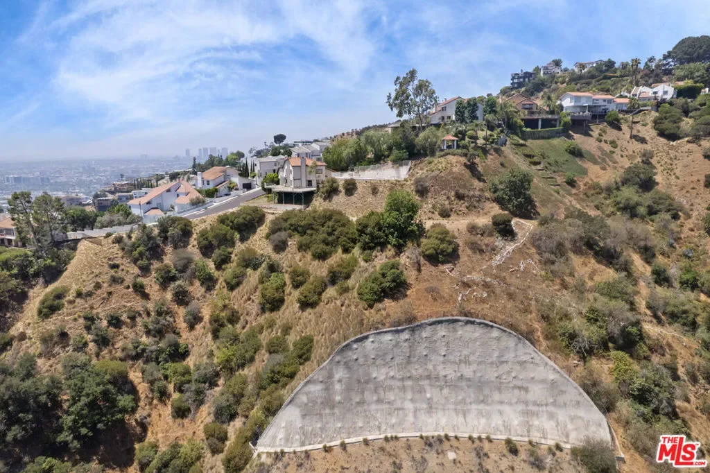 1842 N Crescent Heights Boulevard, Los Angeles, California, United States. - Photo 26