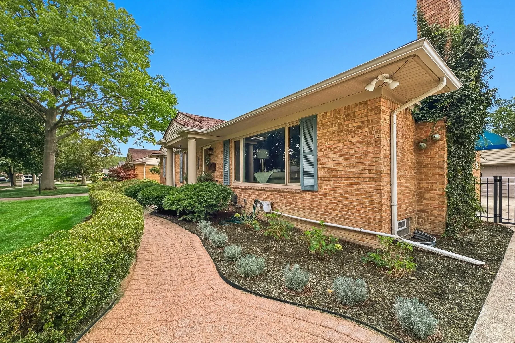 16207 Wetherby Street, Beverly Hills Village, MI 48025, Beverly Hills, Michigan, United States. - Photo 11