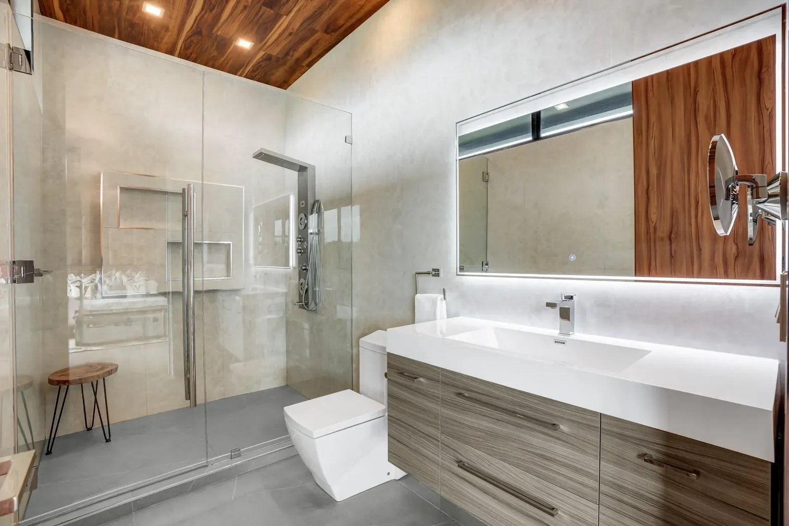 671 Middle River Dr, Fort Lauderdale, Florida, United States. - Photo 71