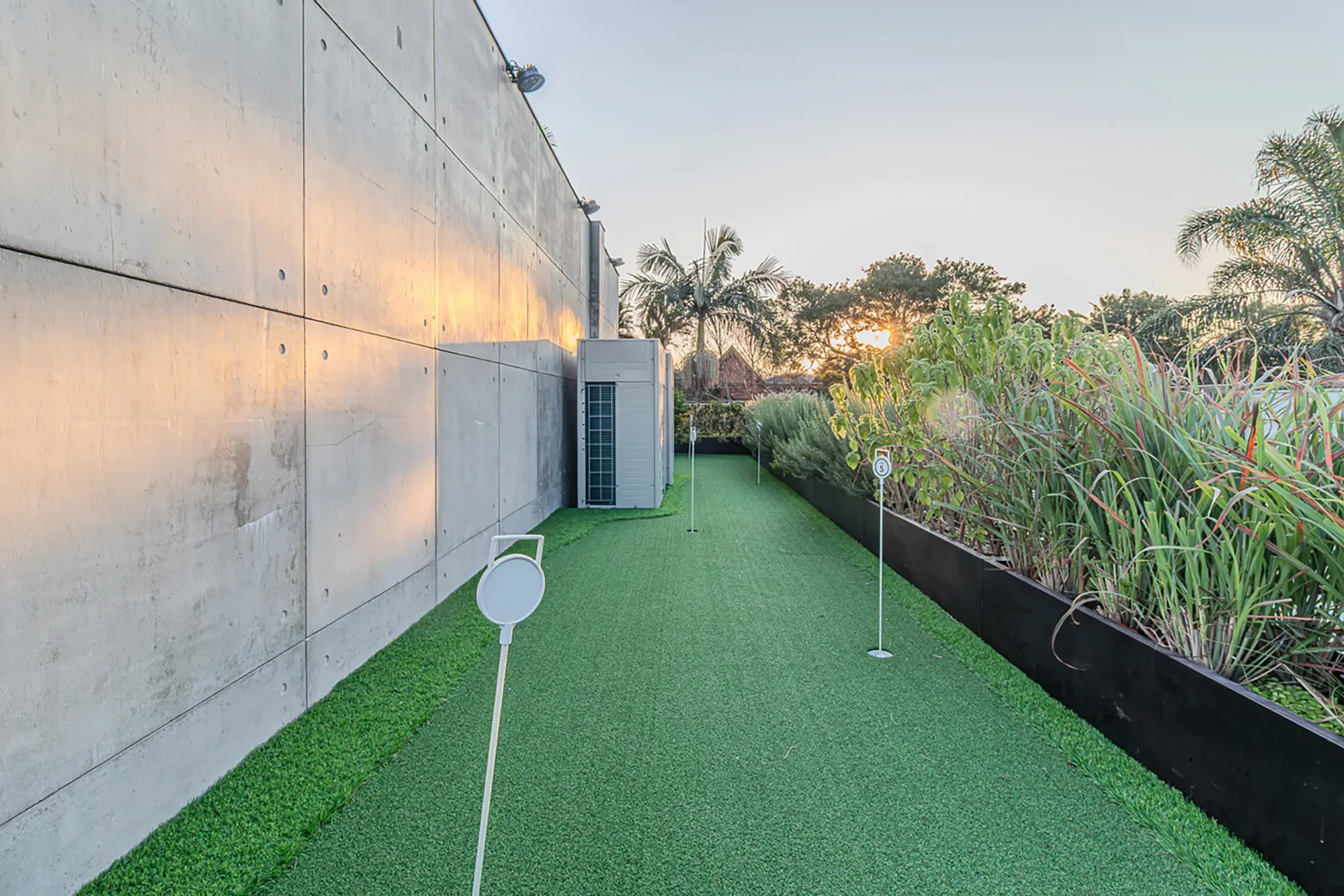 Exterior photo 11