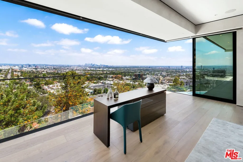 8116 Laurel View Drive, Los Angeles, California, United States. - Photo 24
