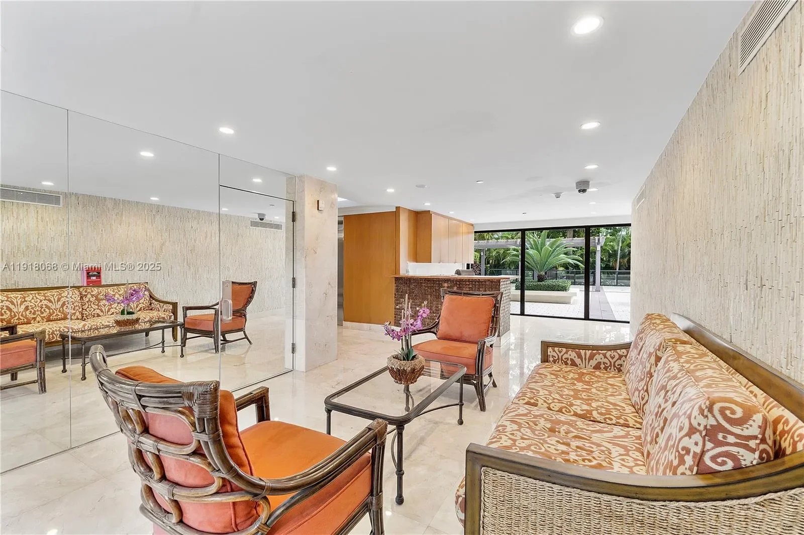 2575 S Bayshore Dr 15B, Miami, Florida, United States. - Photo 17