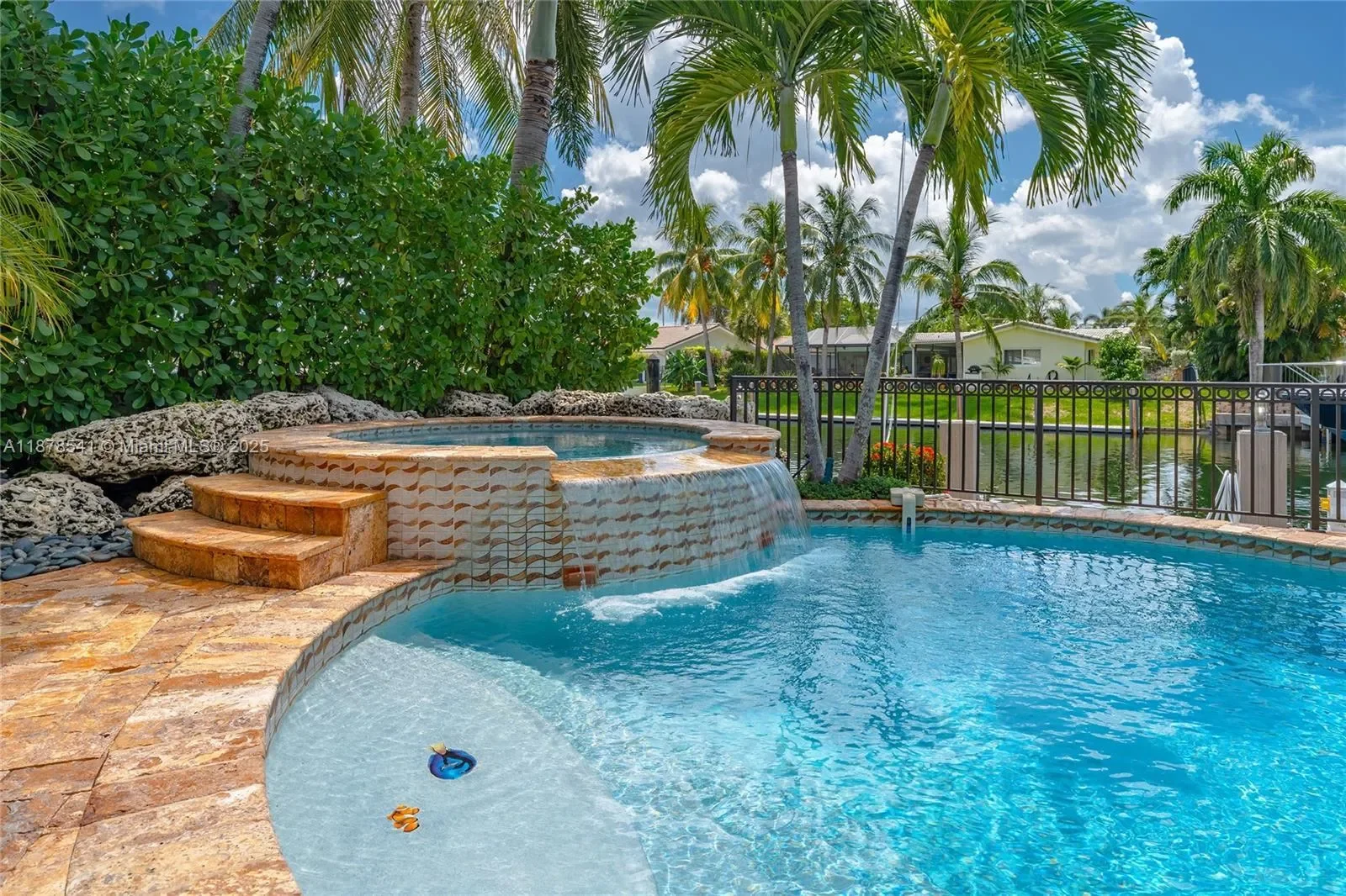 2770 NE 23rd St, Hillsboro Beach, Florida, United States. - Photo 42