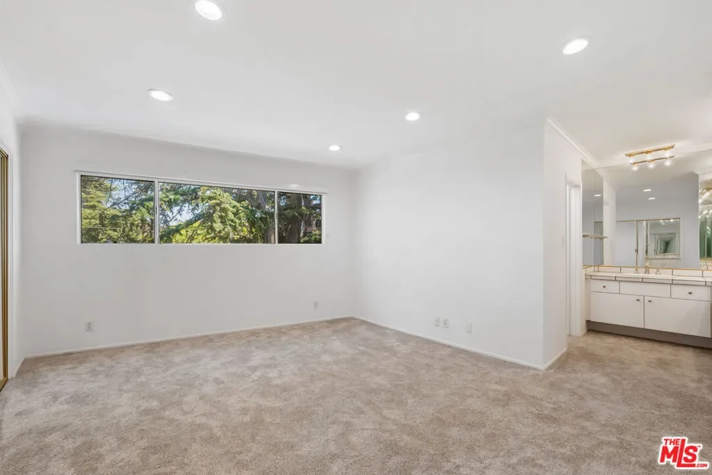 222 7th Street 301, Santa Monica, California, United States. - Photo 22