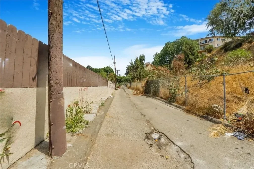 2122 Thomas Street, Los Angeles, California, United States. - Photo 35