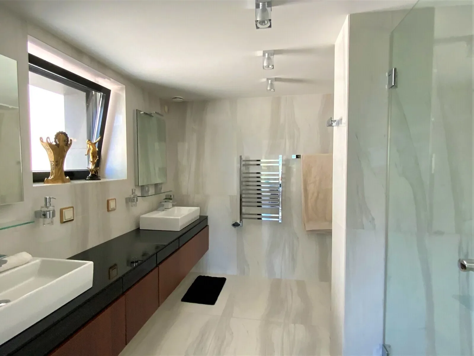 Gallery photo 5