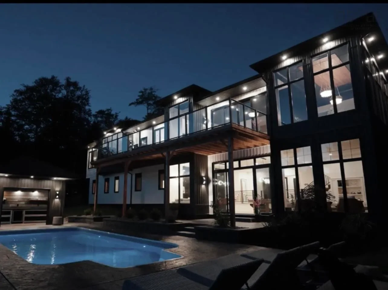Exterior photo 3