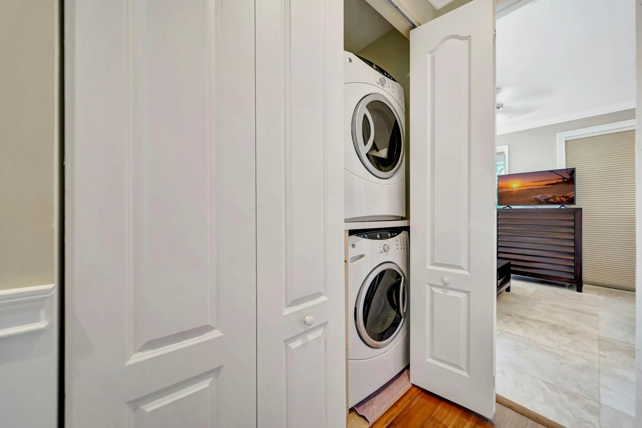 1368 BAYVIEW DR, Fort Lauderdale, Florida, United States. - Photo 40