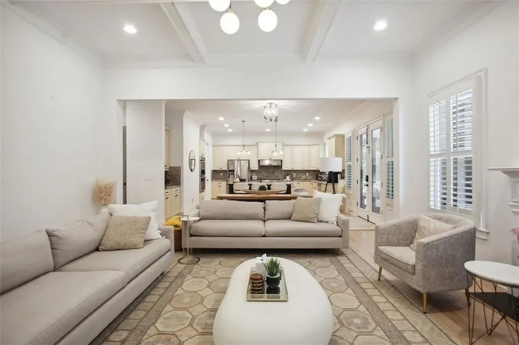 525 FOREST HILLS Drive, Atlanta, Georgia, United States. - Photo 6