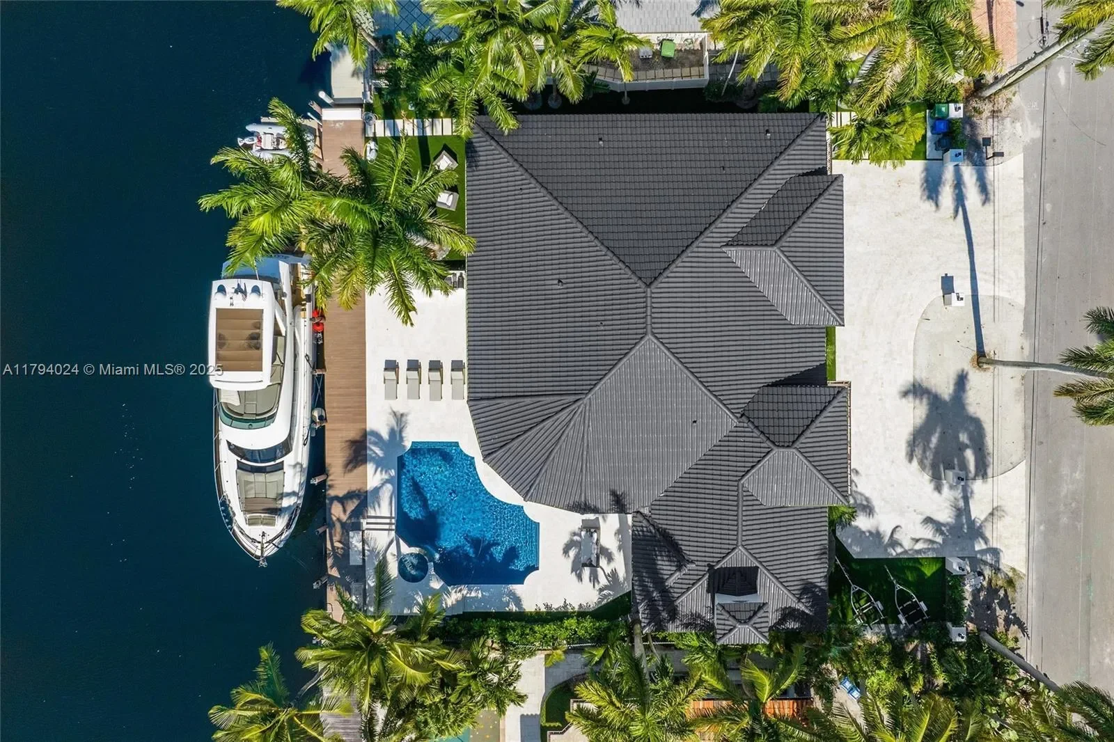 511 San Marco Dr, Fort Lauderdale, Florida, United States. - Photo 6