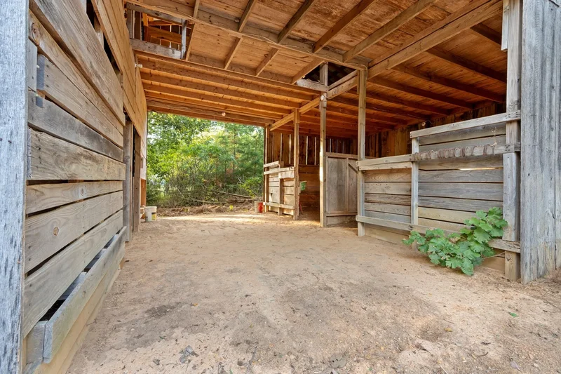 583 Bell Point Road , Laceys Spring, AL 35754, Laceys Spring, Alabama, United States. - Photo 42